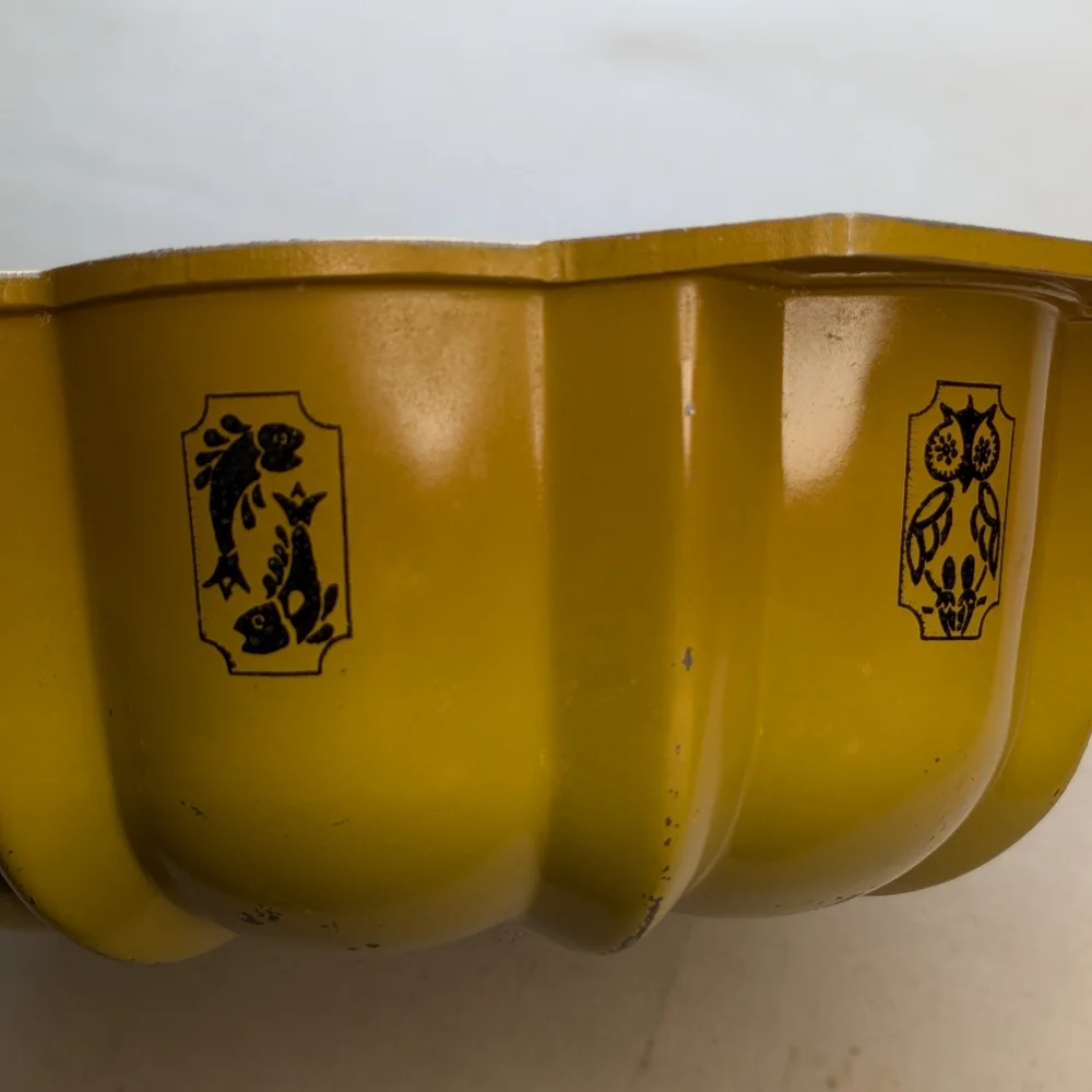 Vintage Nortic Ware Yellow Bundt Cake Pan NWOT Retro Heavy 10